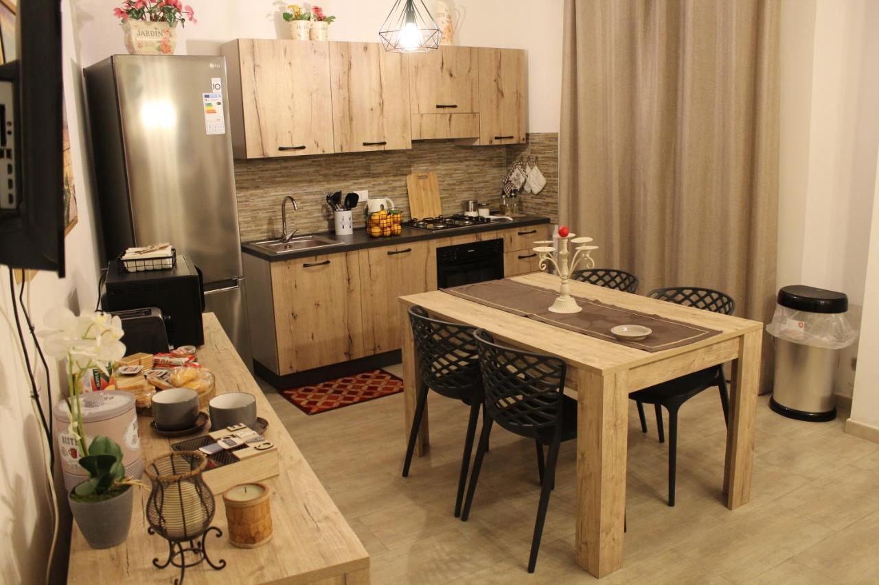 Zisa Home Ai Cantieri Culturali-Facile Posteggio In Strada No Ticket Palermo Eksteriør billede
